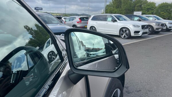 Used Volvo XC40 2023 for sale - 75185947: Photo 29