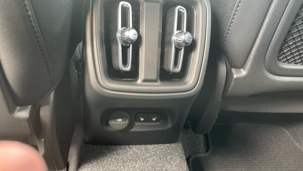 Used Volvo XC40 2023 for sale - 75185947: Photo 48