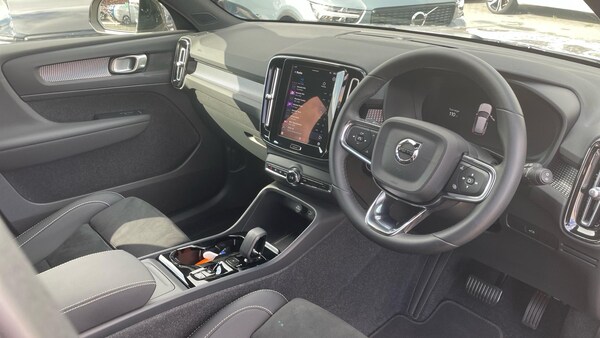 Used Volvo XC40 2023 for sale - 75185947: Photo 4