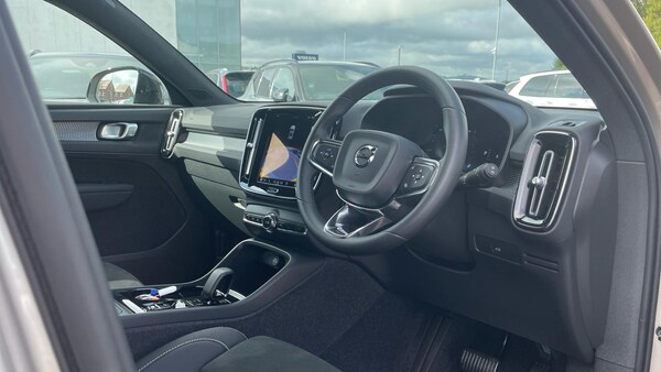 Used Volvo XC40 2023 for sale - 75185947: Photo 50