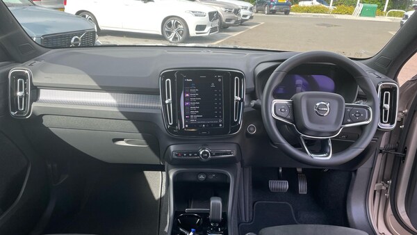 Used Volvo XC40 2023 for sale - 75185947: Photo 5