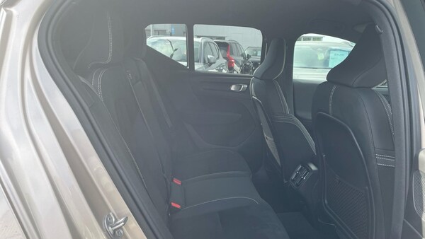 Used Volvo XC40 2023 for sale - 75185947: Photo 6