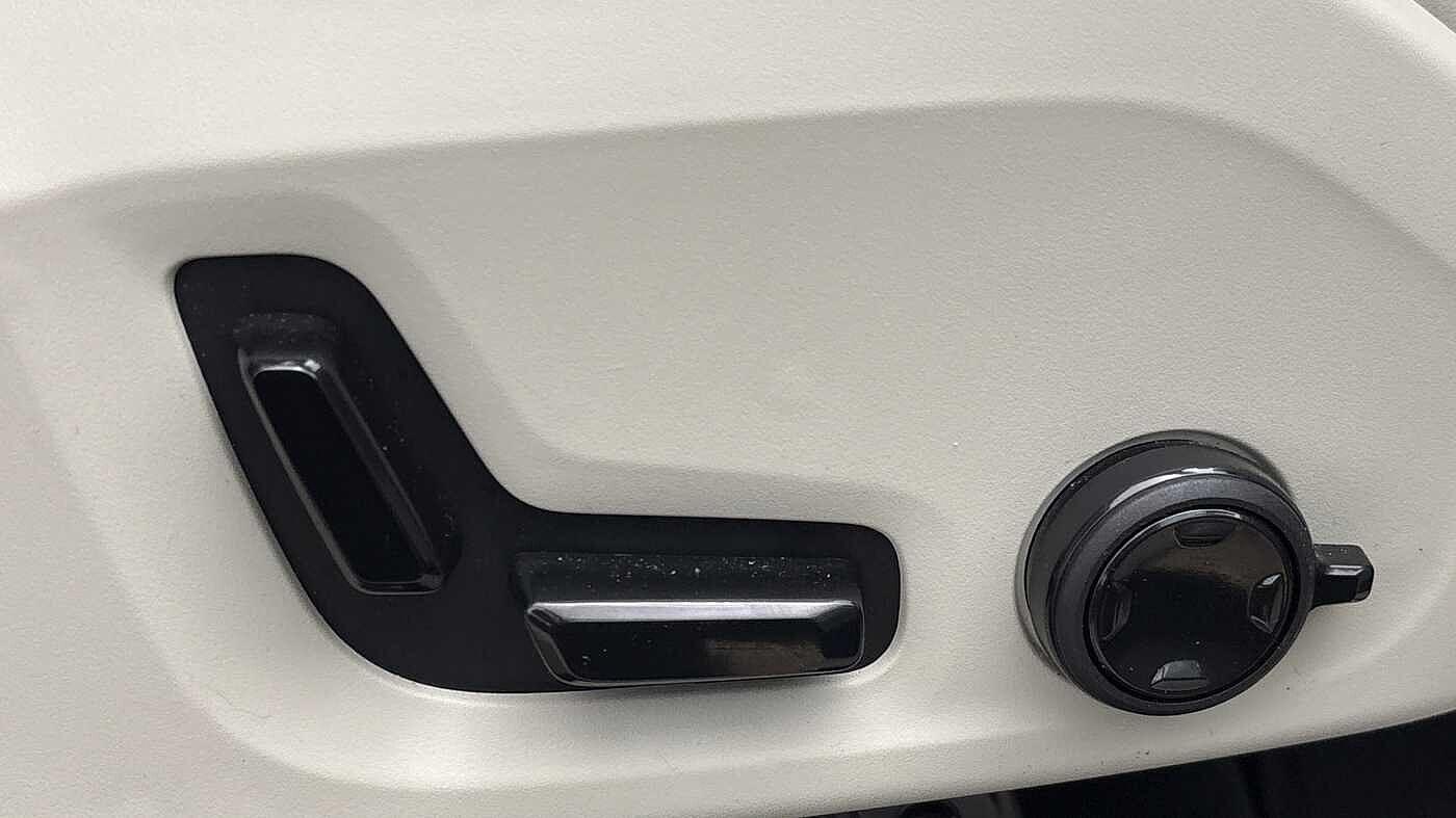 Used Volvo XC60 2025 for sale - 77237620: Photo 28