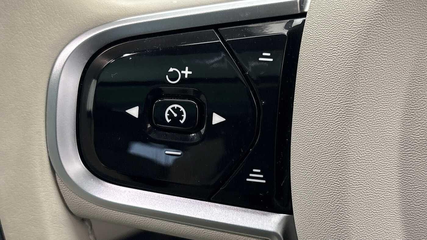 Used Volvo XC60 2025 for sale - 77237620: Photo 31