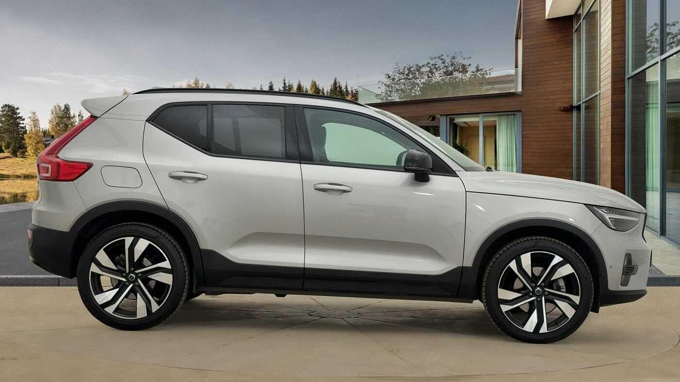 Used Volvo XC40 2024 for sale - 76349332: Photo 2