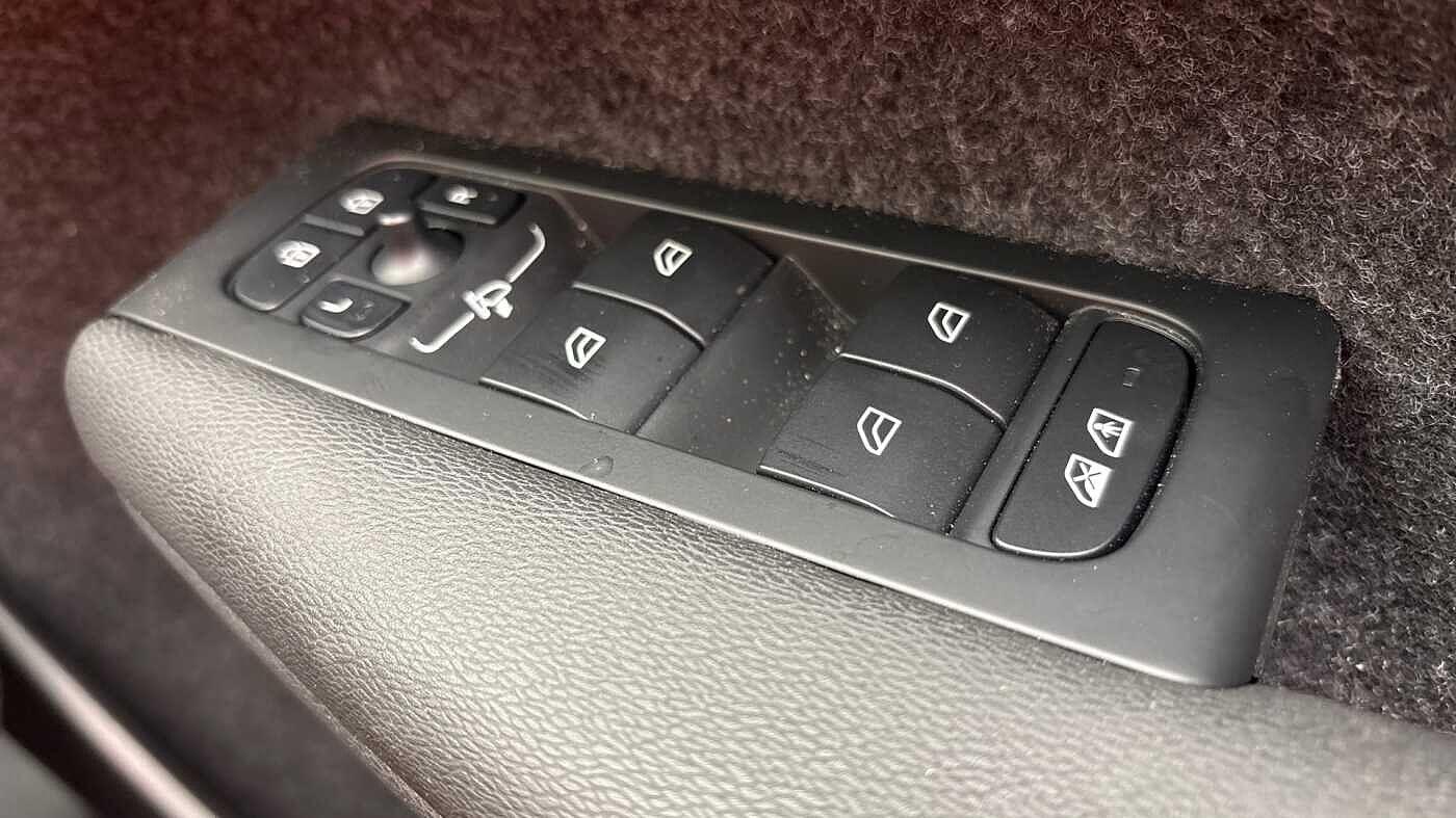 Used Volvo XC40 2024 for sale - 76349332: Photo 25
