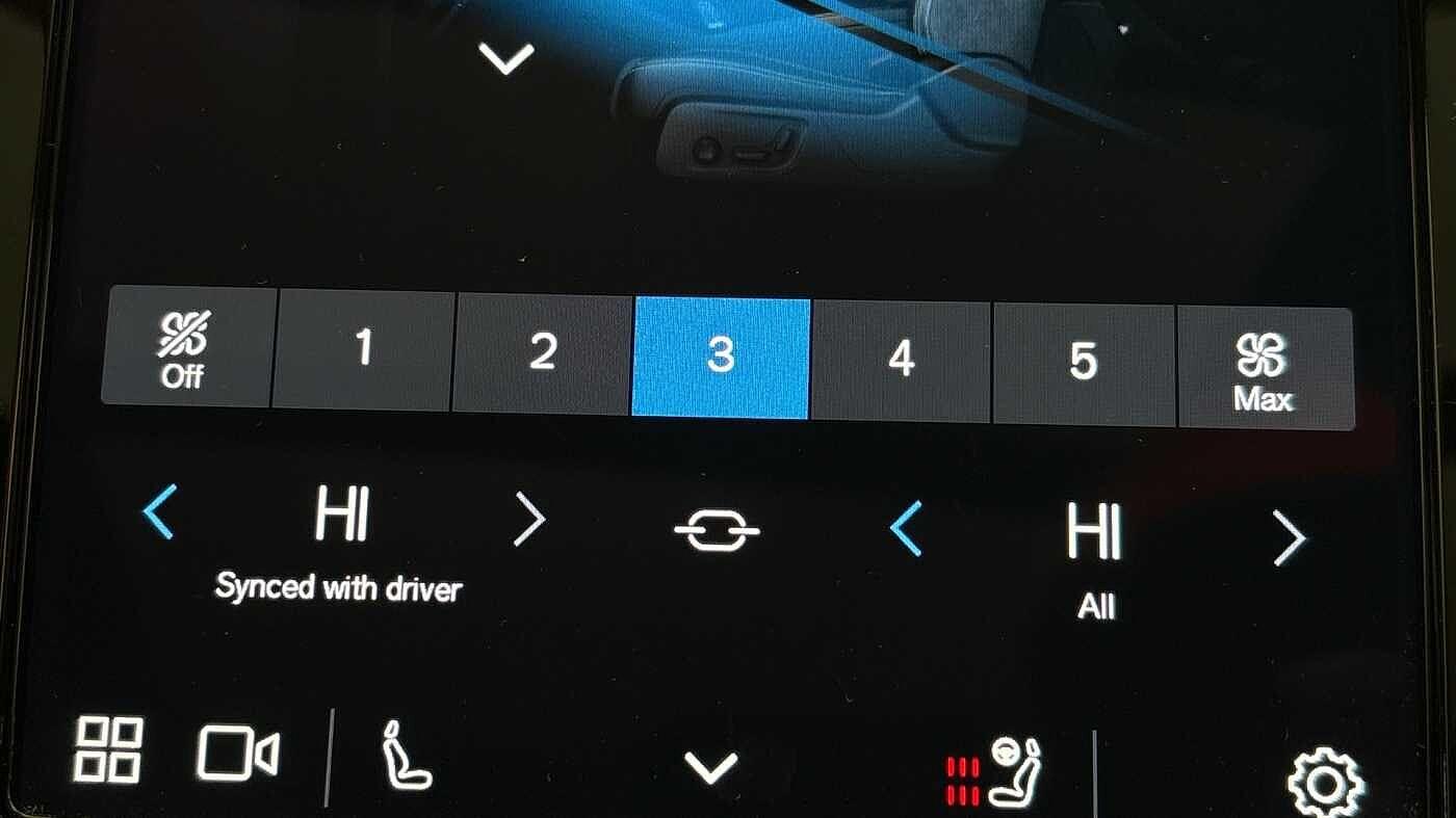Used Volvo XC40 2024 for sale - 76349332: Photo 40