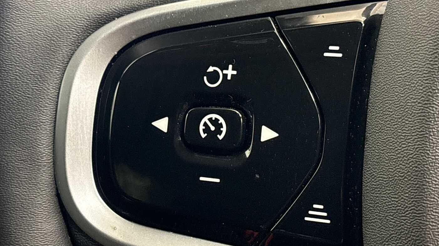 Used Volvo XC60 2025 for sale - 77525110: Photo 30