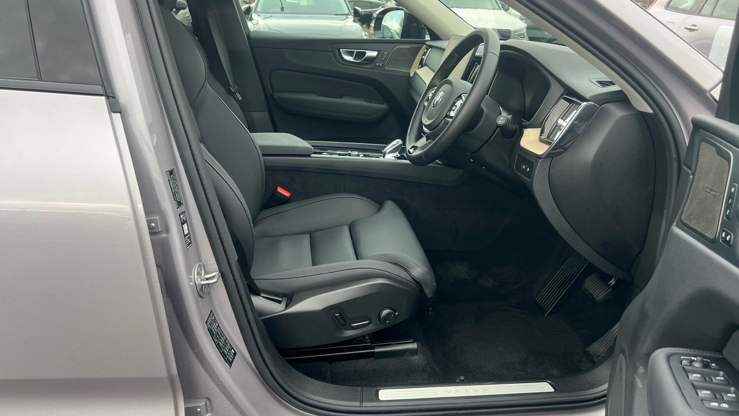 Used Volvo XC60 2025 for sale - 77525110: Photo 44