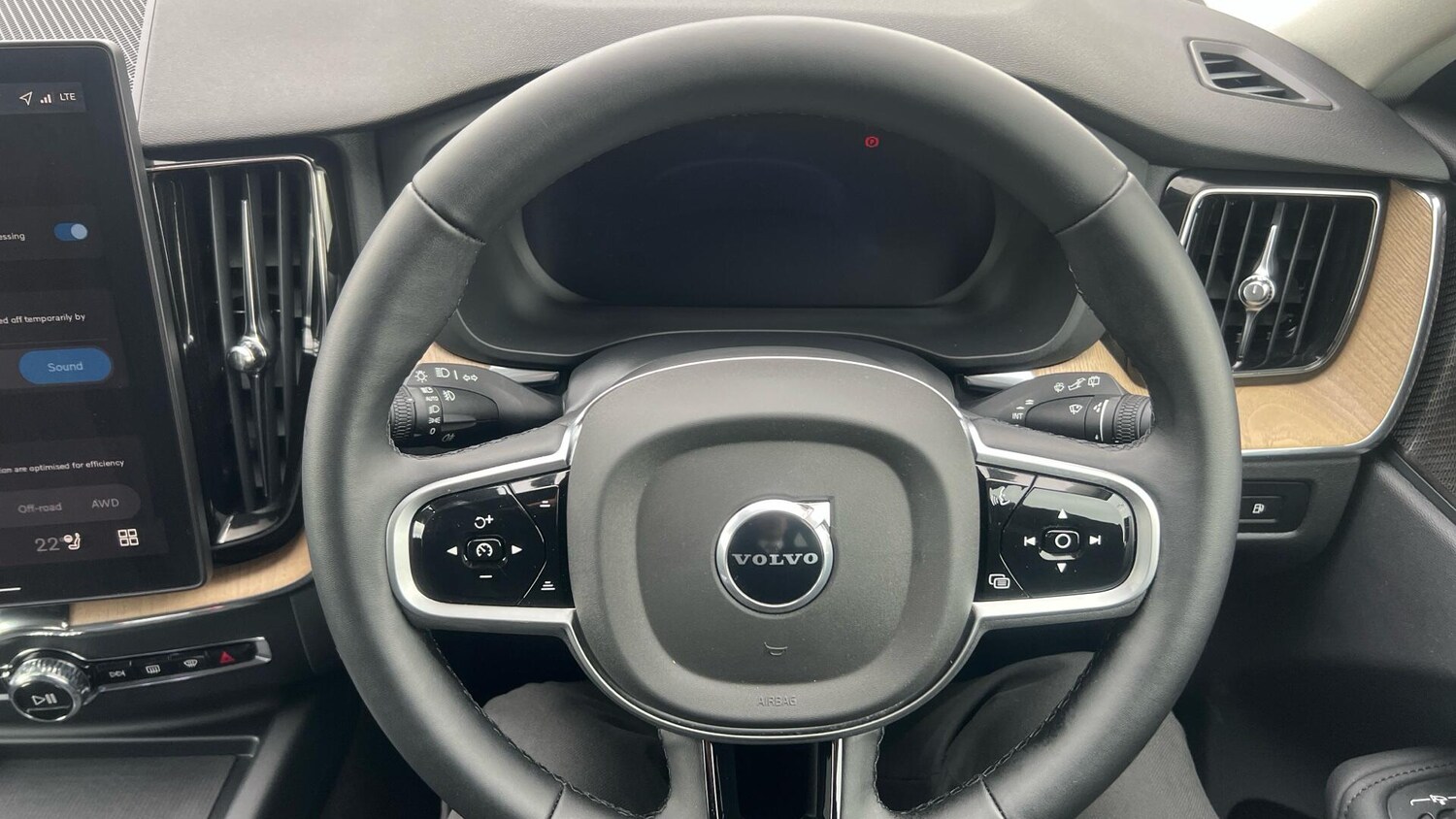 Used Volvo XC60 2025 for sale - 77525110: Photo 49