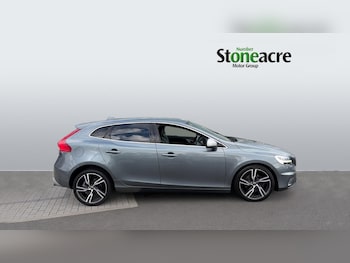 Used Volvo V40 2018 for sale - 77853454: Photo