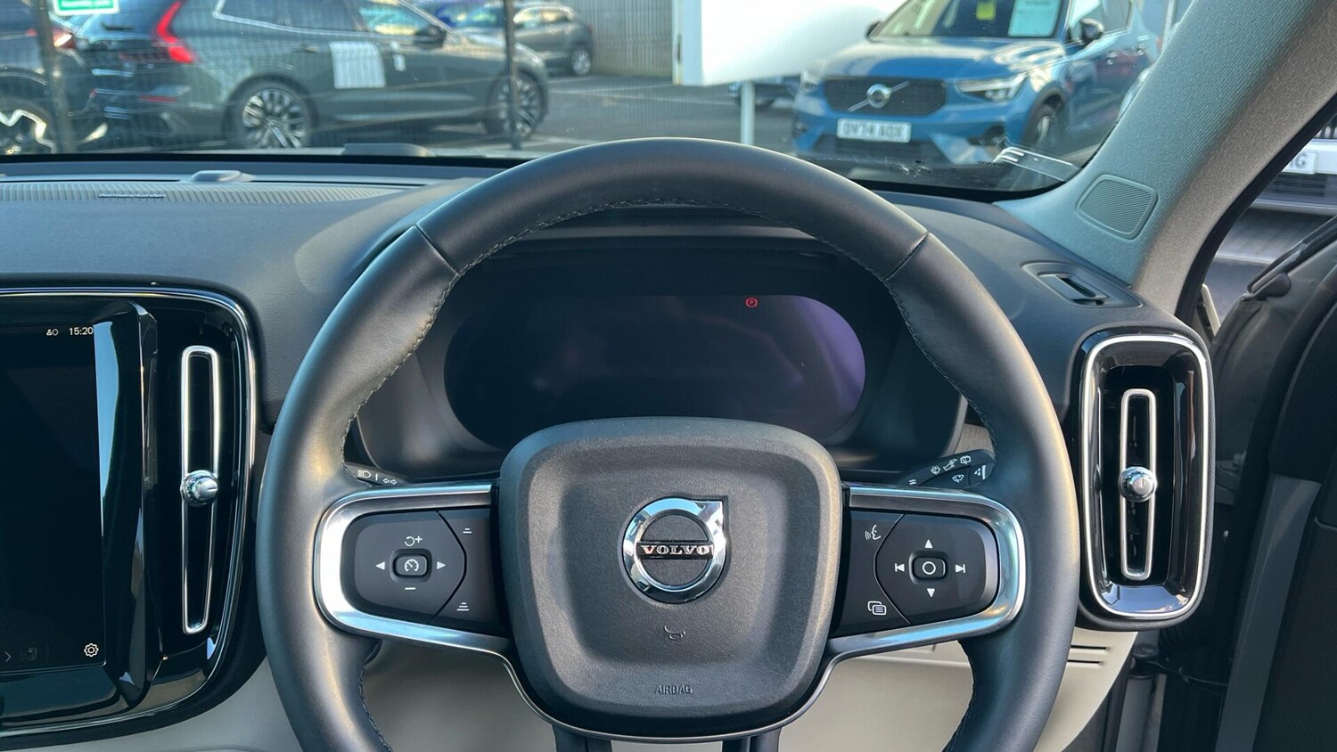 Used Volvo XC40 2024 for sale - 76239988: Photo 10