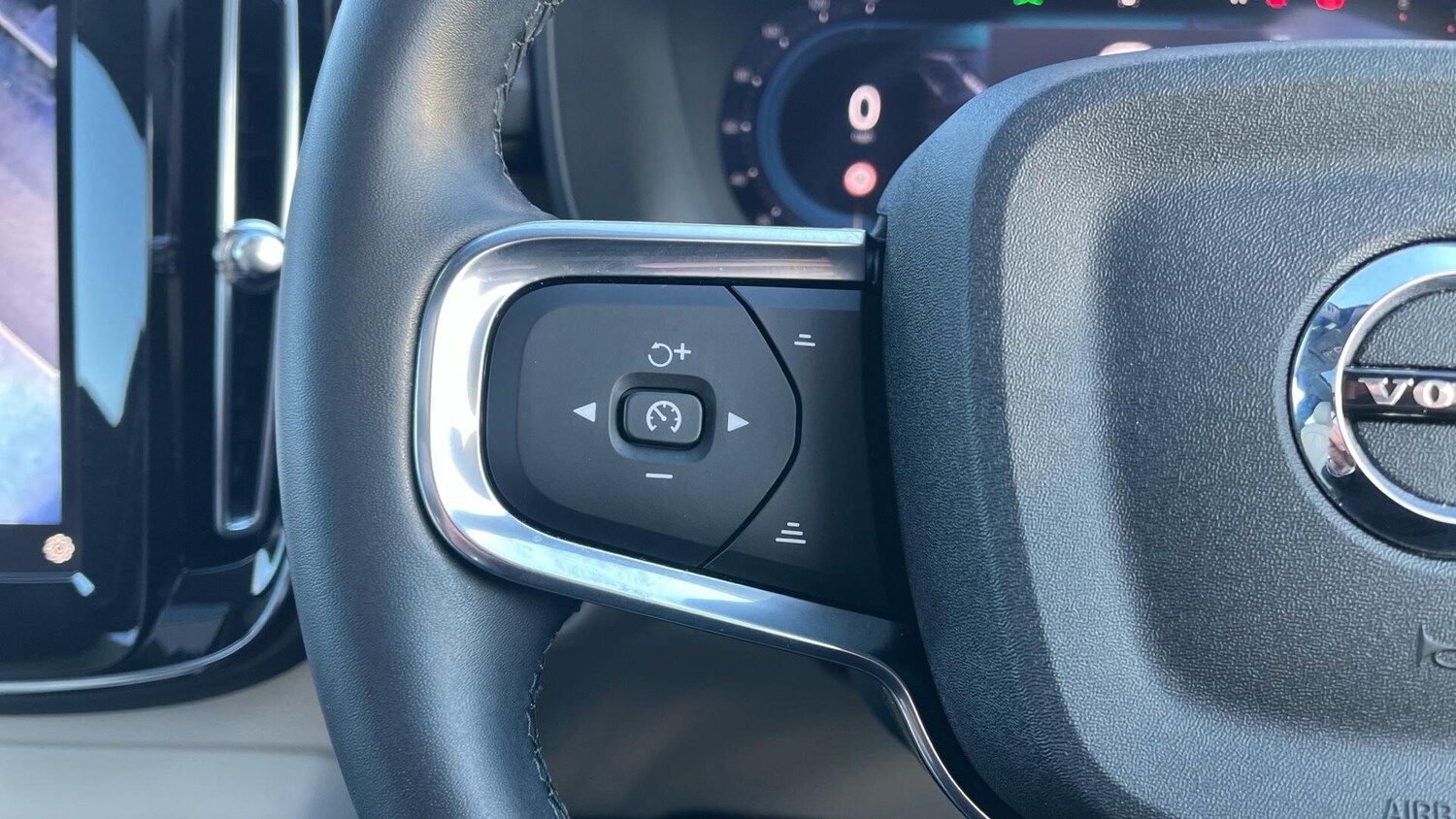 Used Volvo XC40 2024 for sale - 76239988: Photo 22