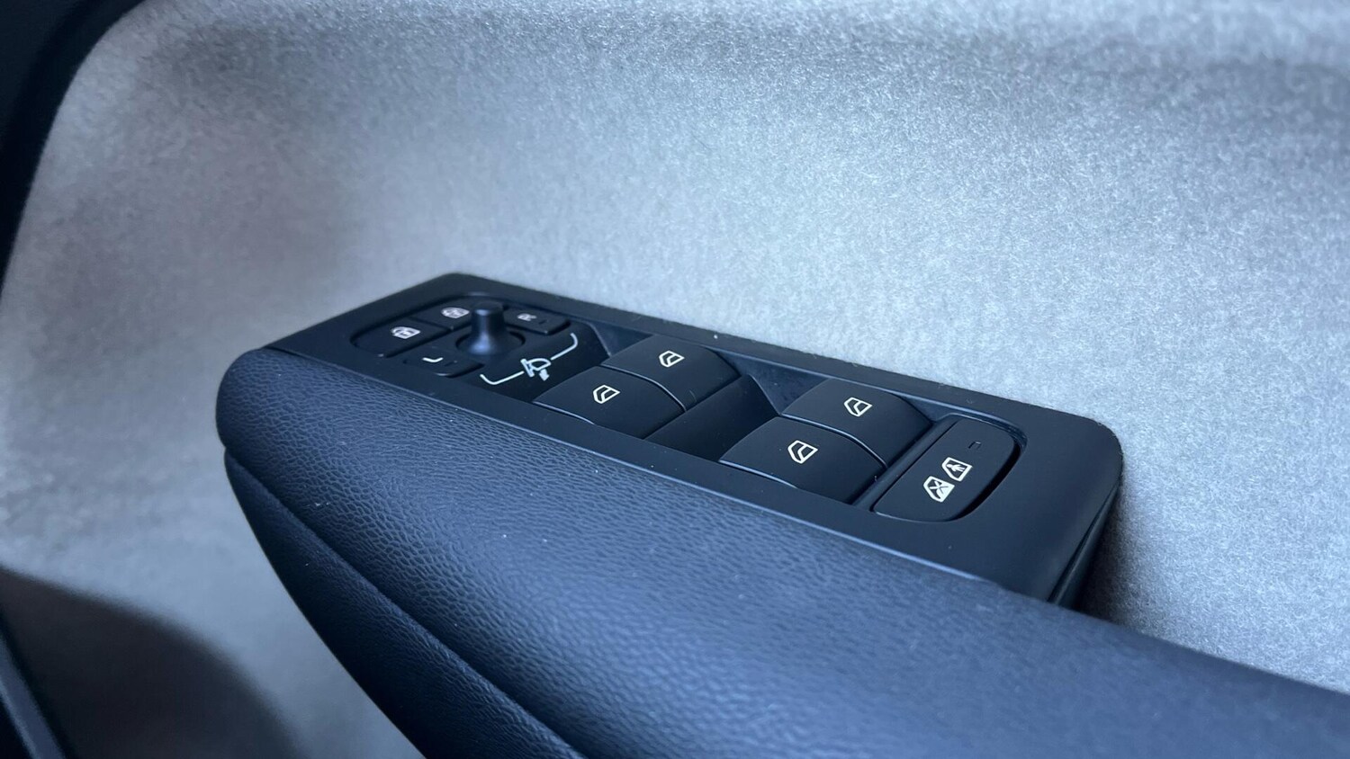 Used Volvo XC40 2024 for sale - 76239988: Photo 24