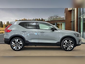Used Volvo XC40 2024 for sale - 76239988: Photo 2