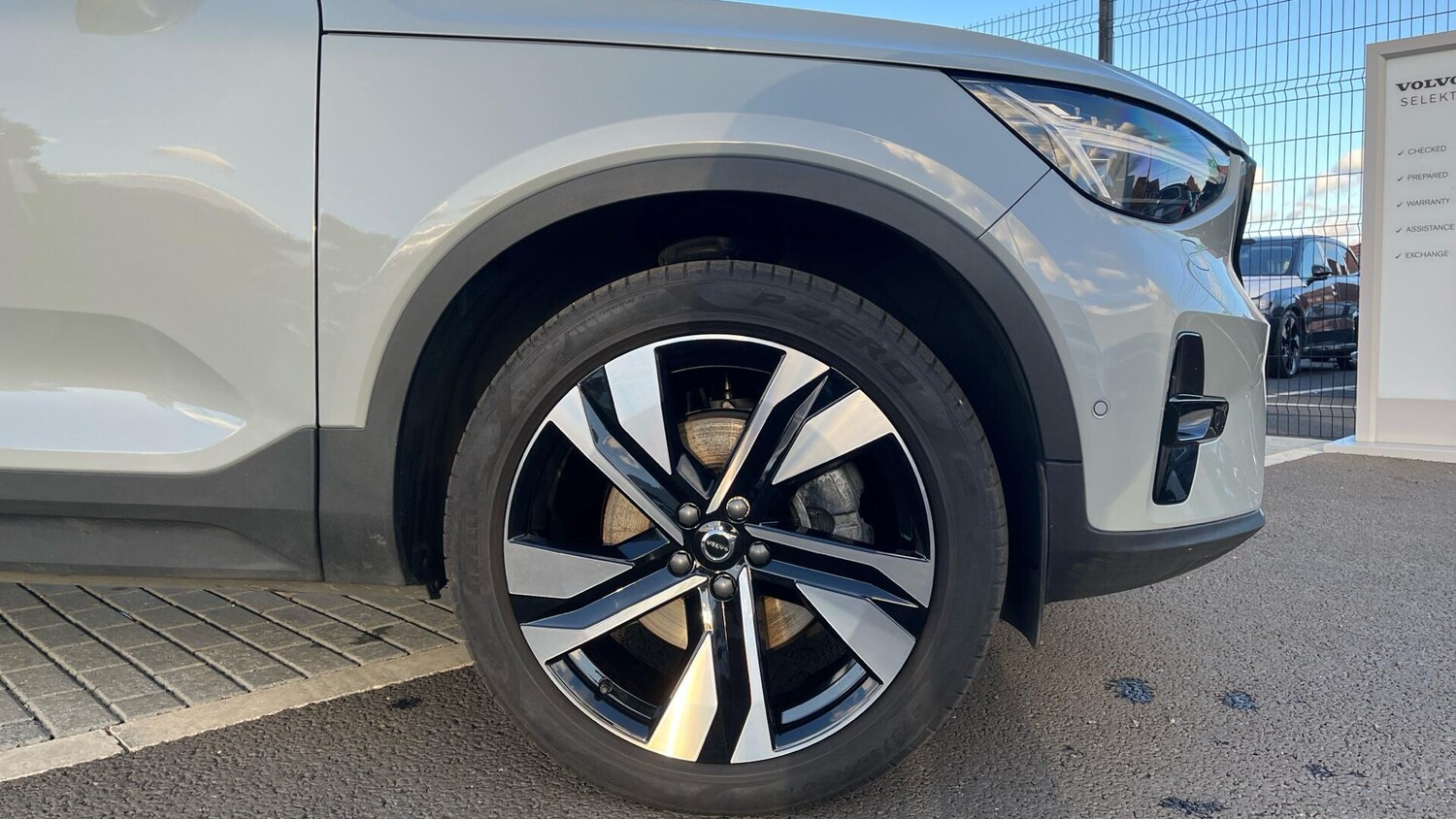 Used Volvo XC40 2024 for sale - 76239988: Photo 9