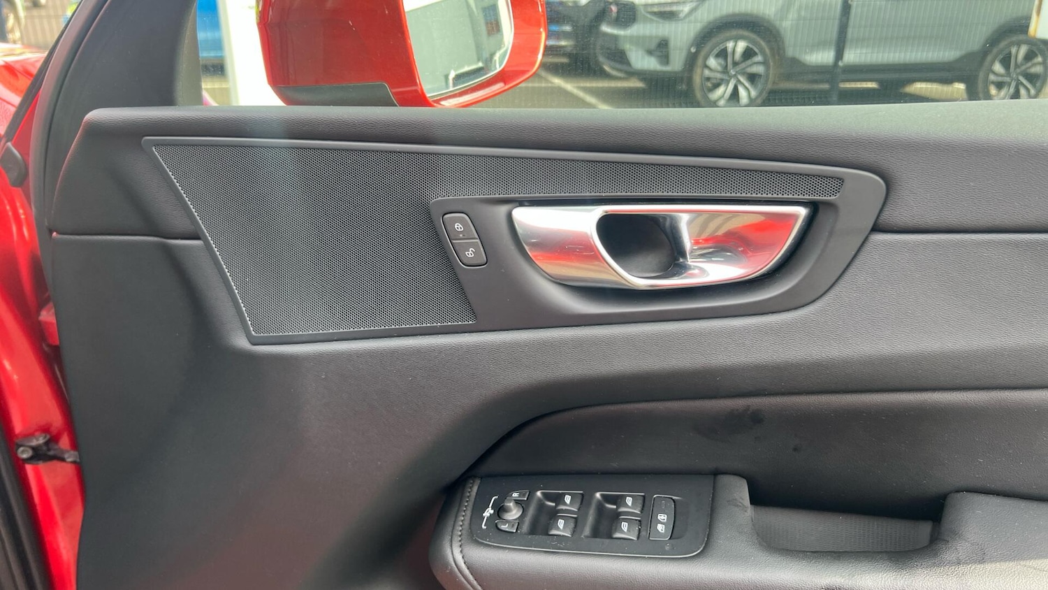 Used Volvo XC60 2023 for sale - 77598102: Photo 29