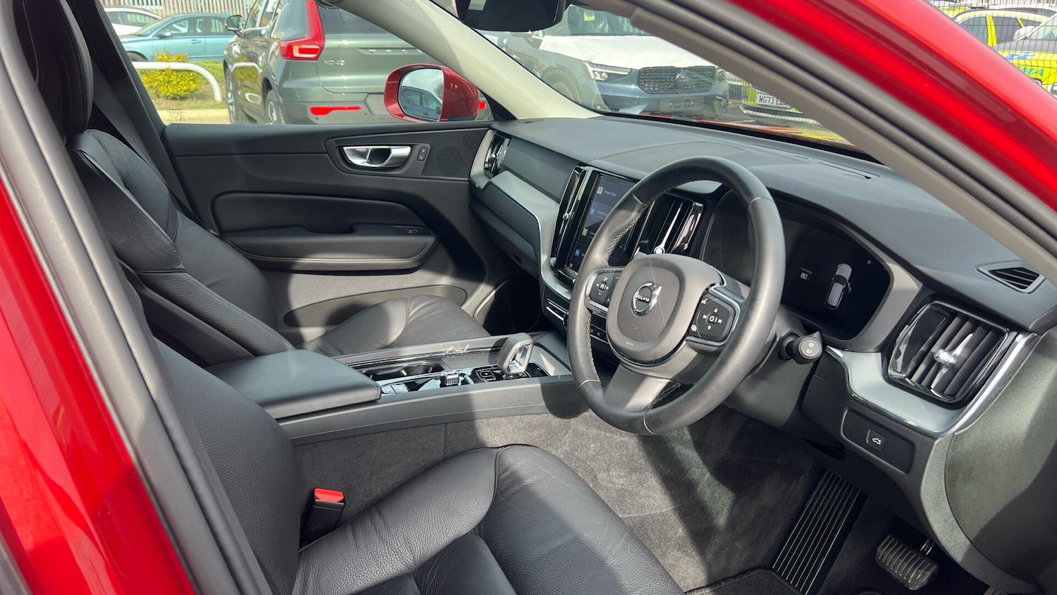 Used Volvo XC60 2023 for sale - 77598102: Photo 4