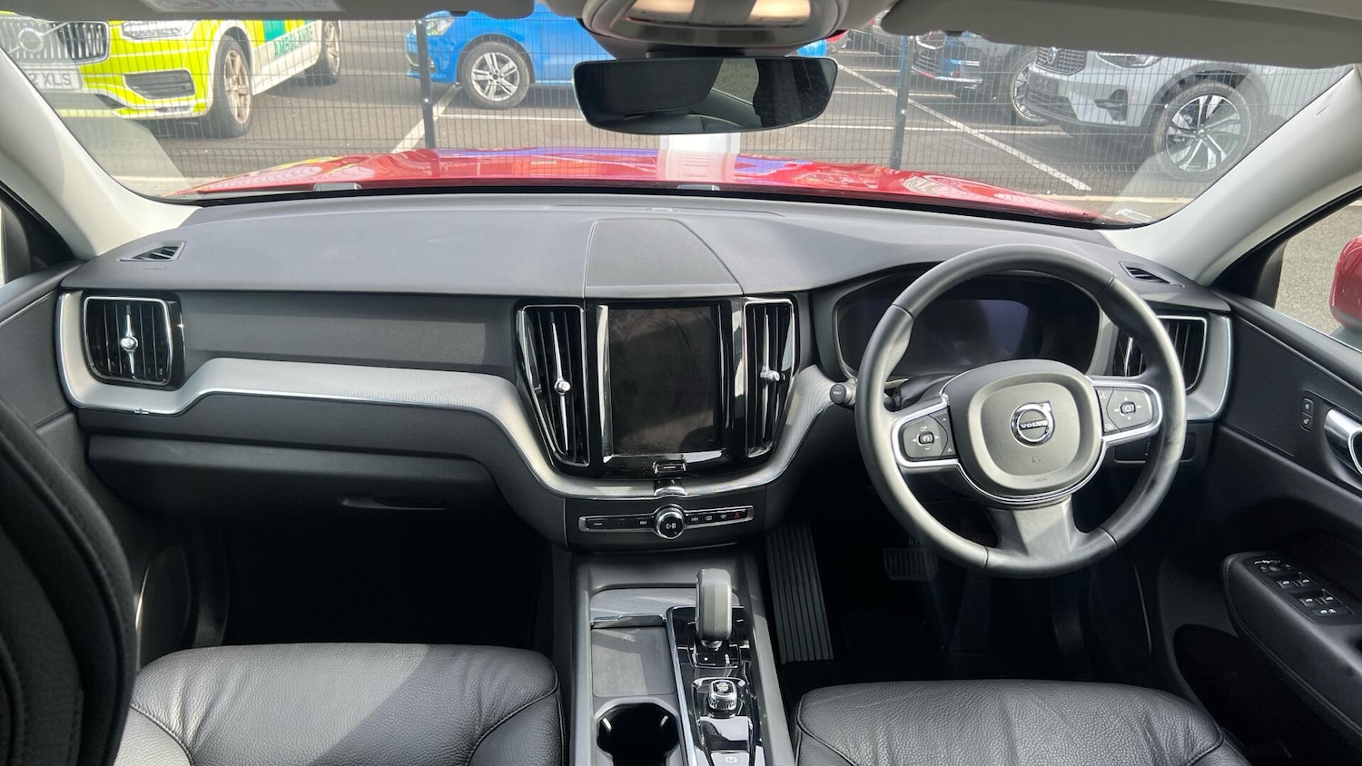 Used Volvo XC60 2023 for sale - 77598102: Photo 5