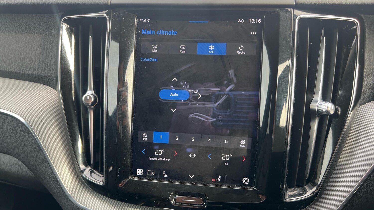 Used Volvo XC60 2023 for sale - 77598102: Photo 50