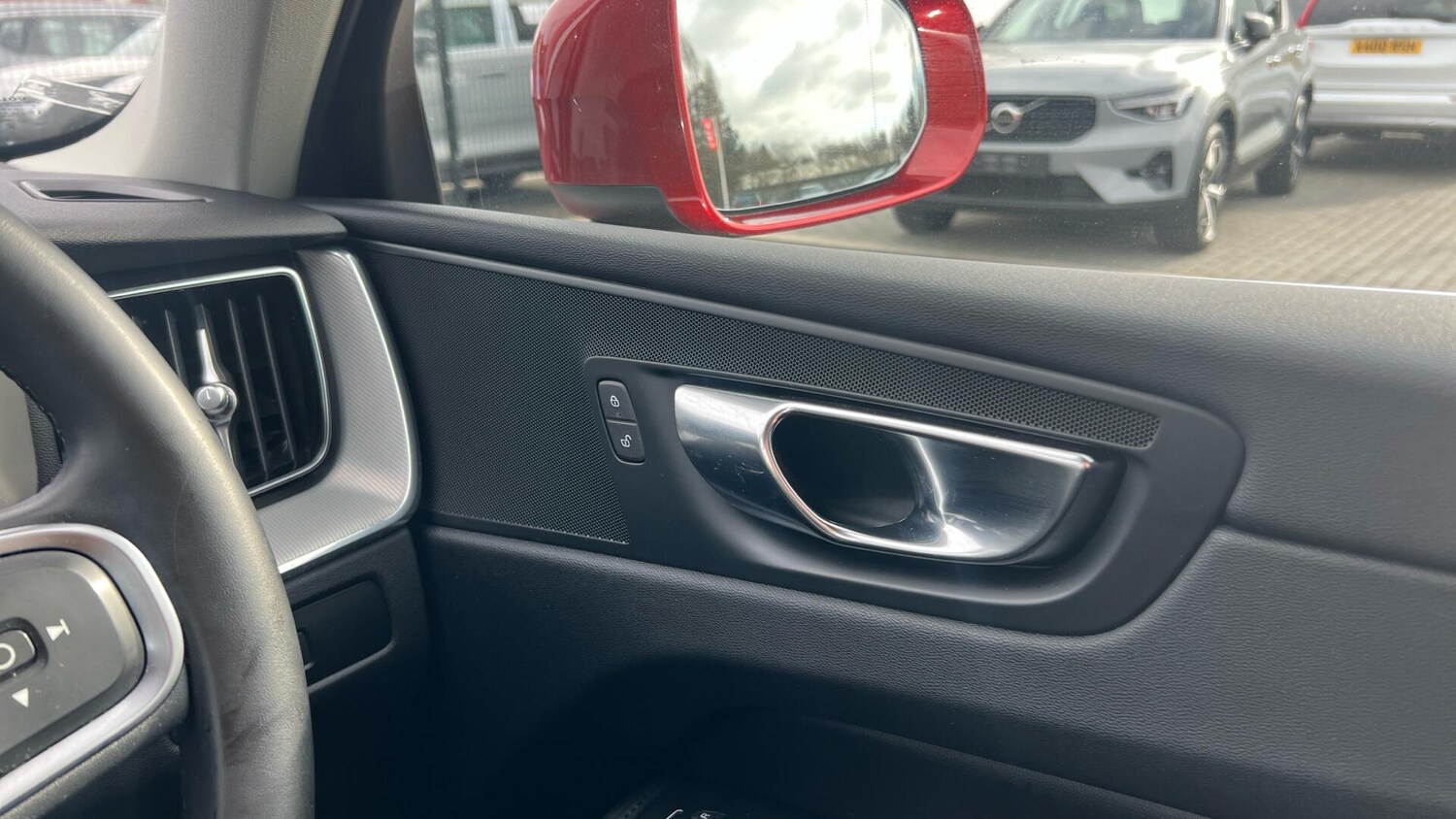 Used Volvo XC60 2023 for sale - 77598102: Photo 54