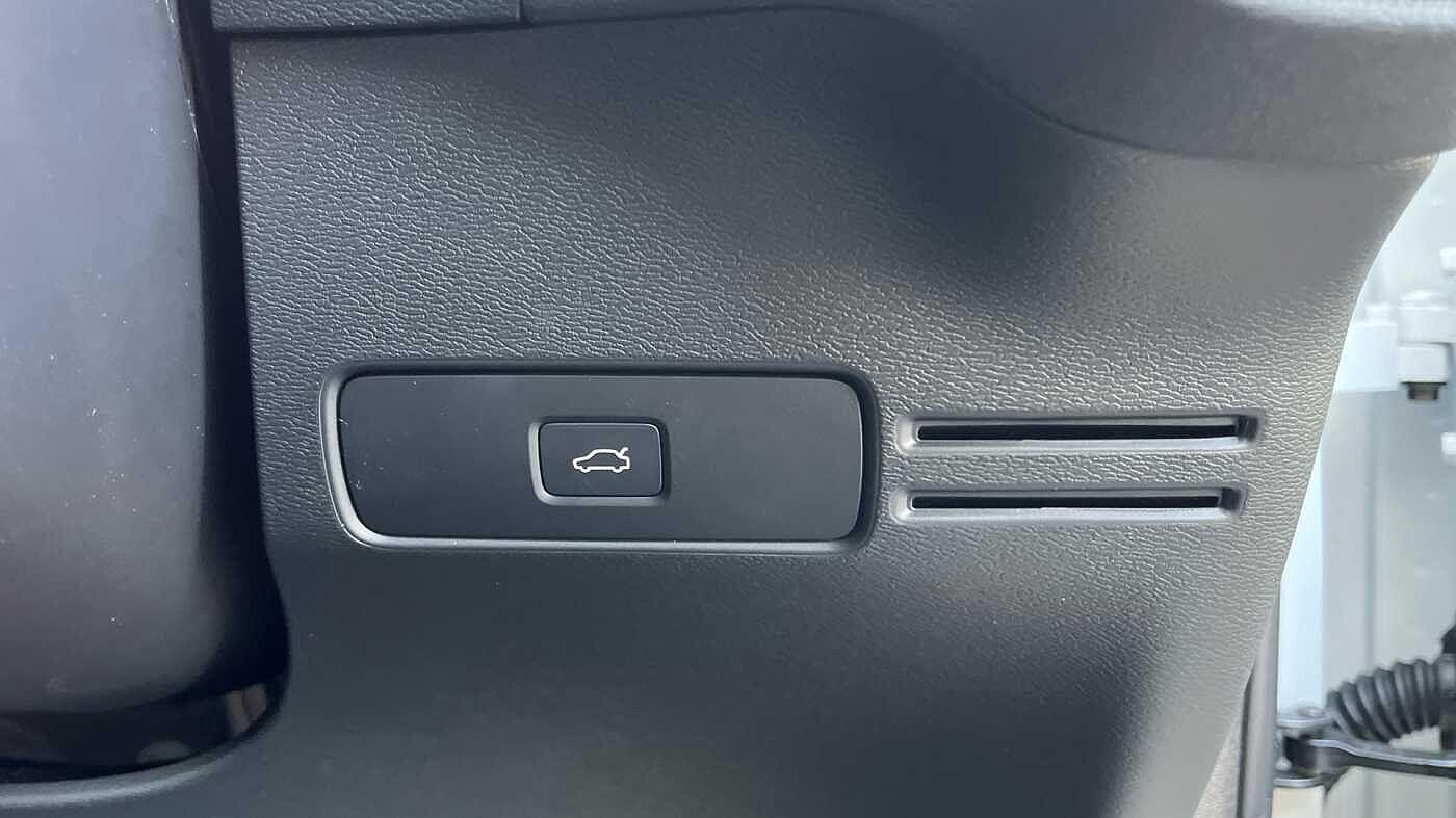 Used Volvo XC40 2025 for sale - 76592674: Photo 43