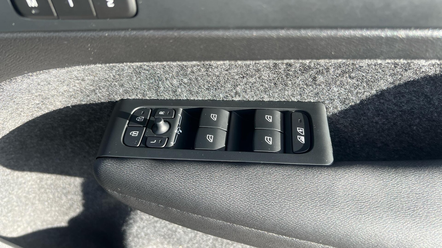 Used Volvo XC40 2023 for sale - 76247627: Photo 24