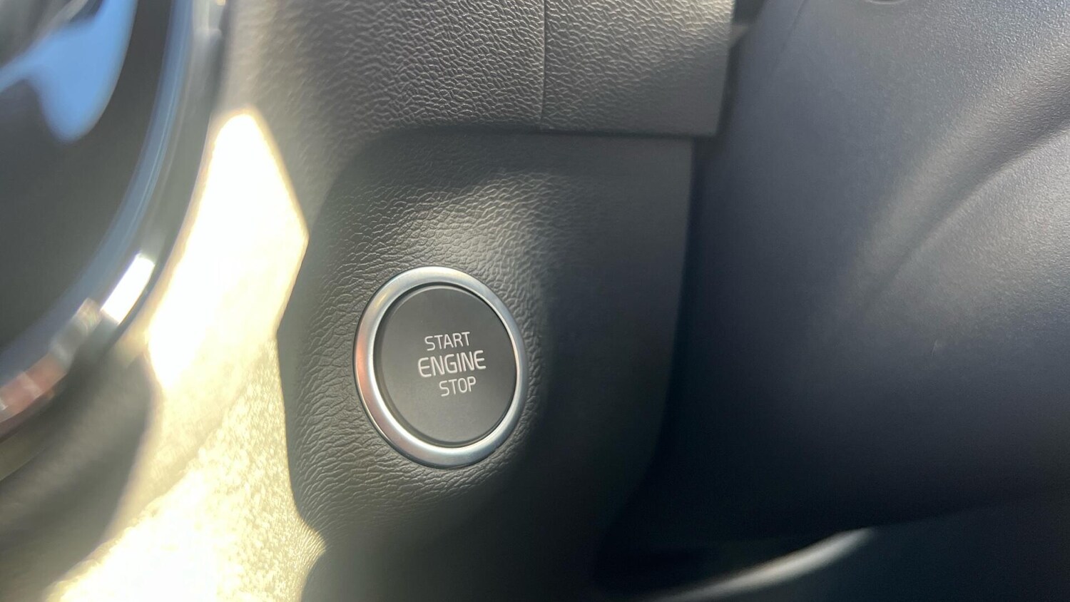 Used Volvo XC40 2023 for sale - 76247627: Photo 26