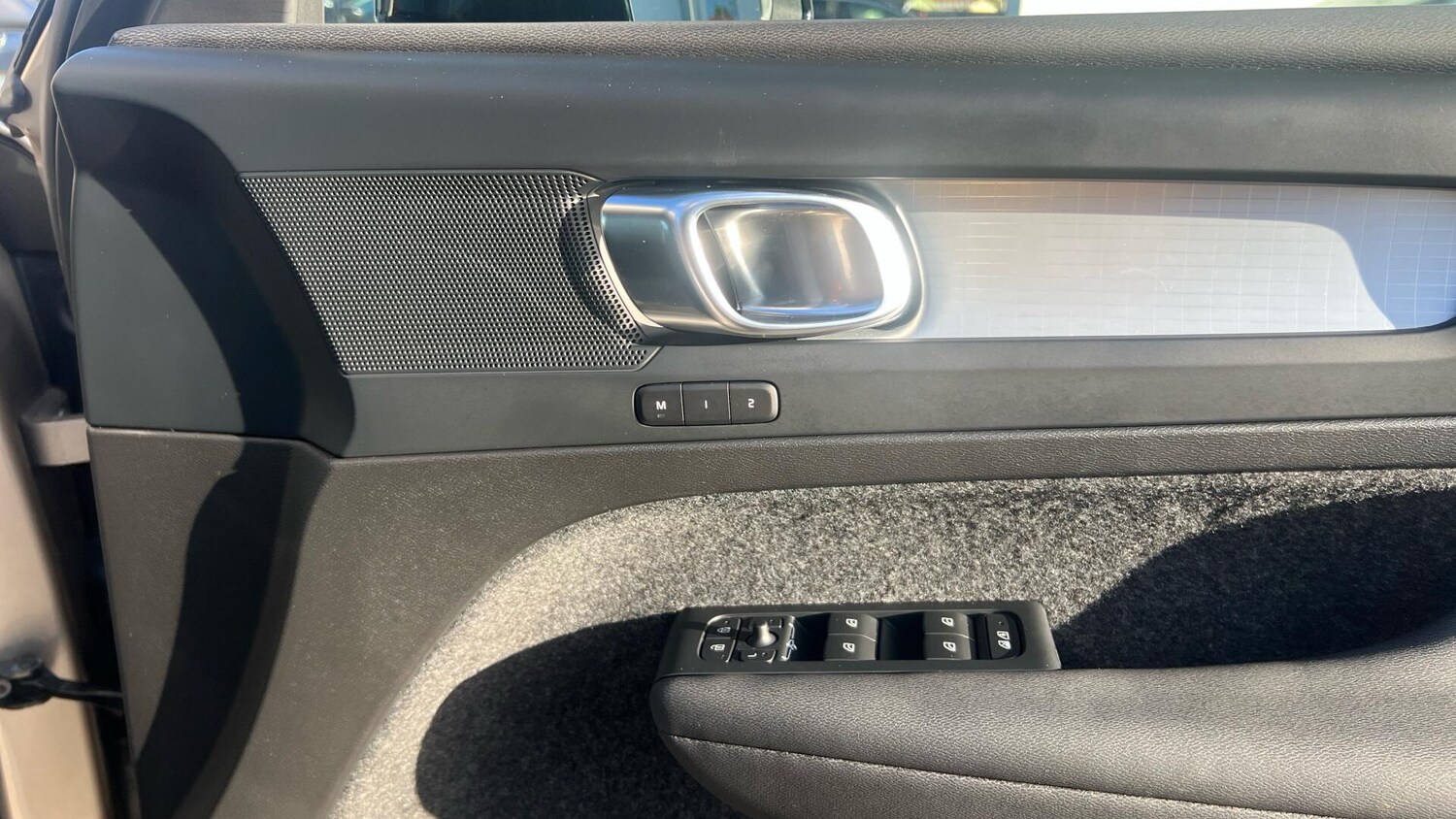 Used Volvo XC40 2023 for sale - 76247627: Photo 28