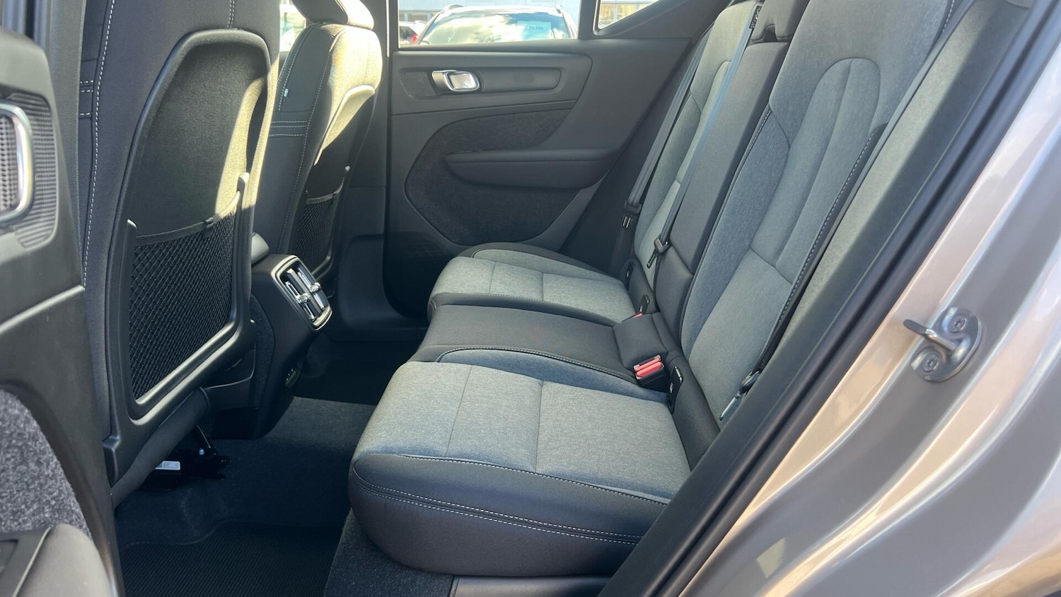 Used Volvo XC40 2023 for sale - 76247627: Photo 32