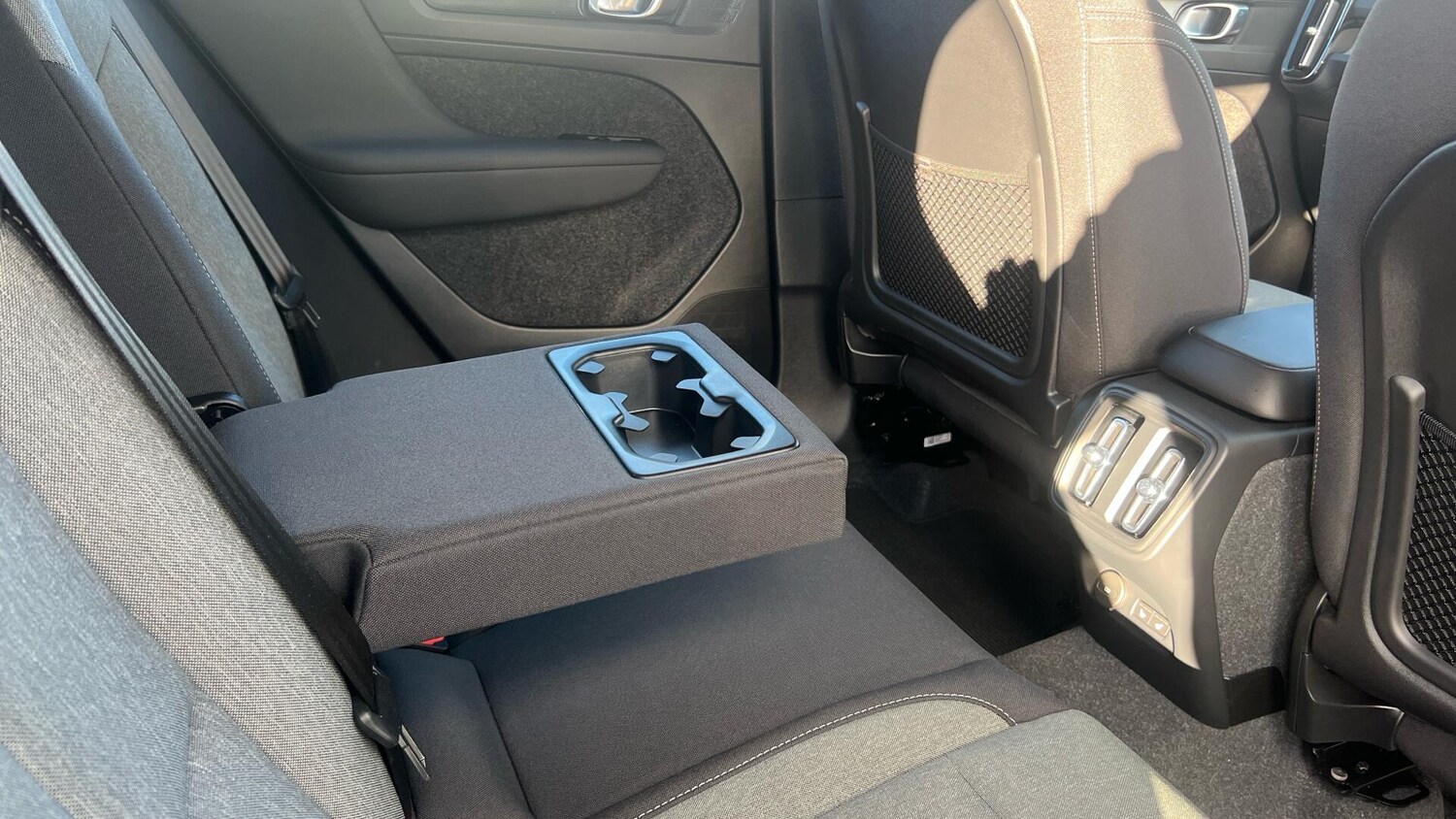 Used Volvo XC40 2023 for sale - 76247627: Photo 33