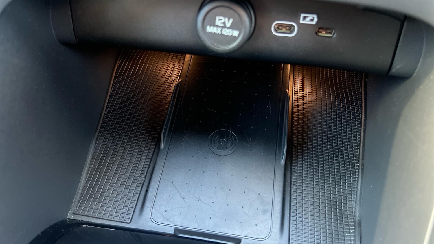 Used Volvo XC40 2023 for sale - 76247627: Photo 37