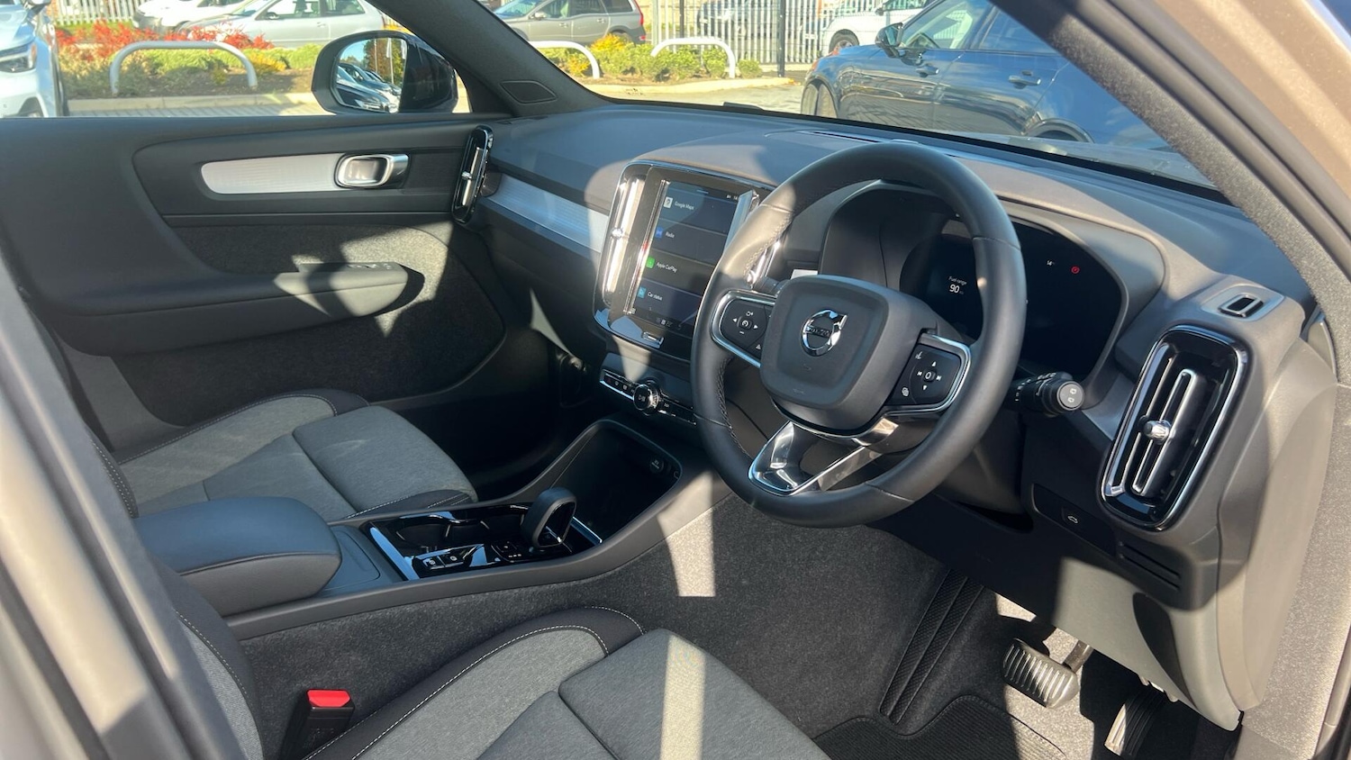 Used Volvo XC40 2023 for sale - 76247627: Photo 4