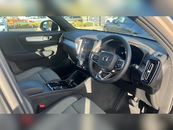 Used Volvo XC40 2023 for sale - 76247627: Photo