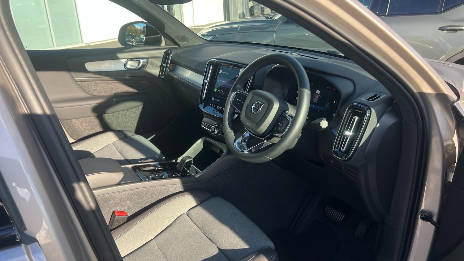 Used Volvo XC40 2023 for sale - 76247627: Photo 54