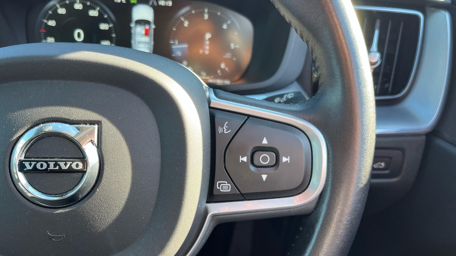 Used Volvo XC60 2020 for sale - 75990459: Photo 20