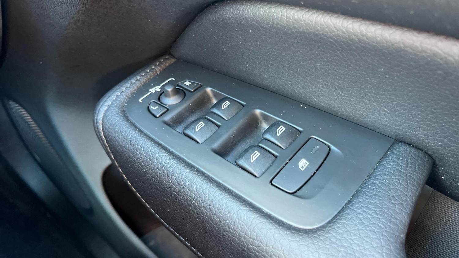 Used Volvo XC60 2020 for sale - 75990459: Photo 22