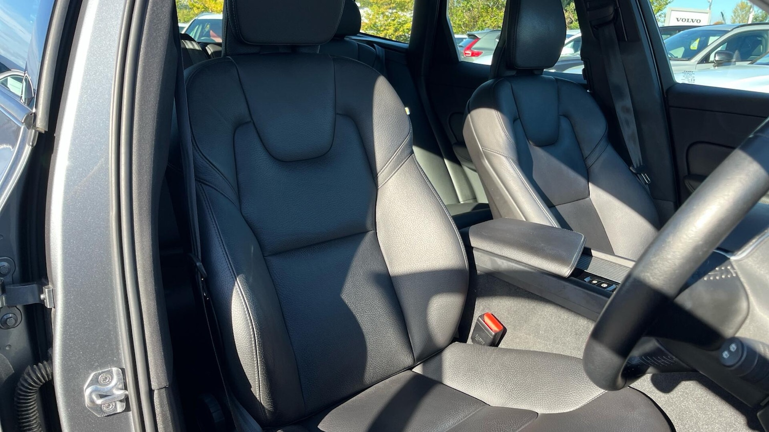 Used Volvo XC60 2020 for sale - 75990459: Photo 38