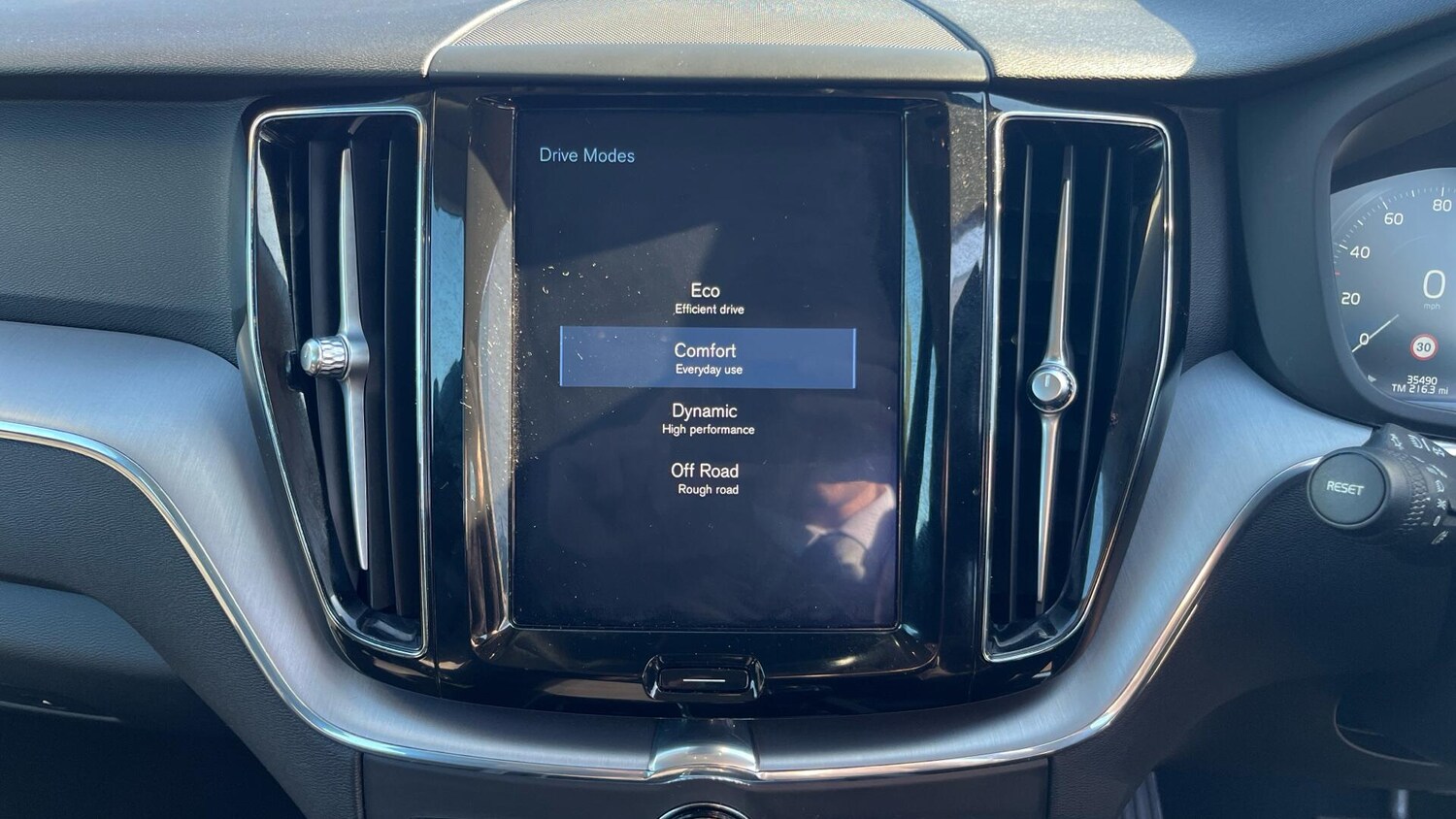 Used Volvo XC60 2020 for sale - 75990459: Photo 43