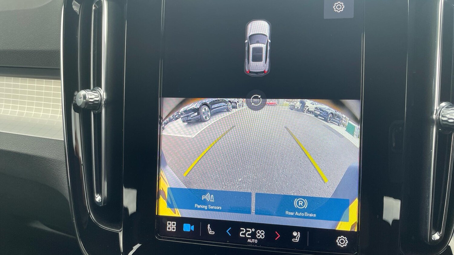 Used Volvo XC40 2023 for sale - 76072718: Photo 17