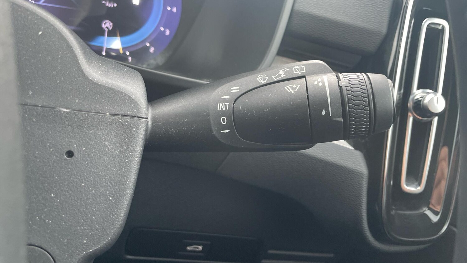 Used Volvo XC40 2023 for sale - 76072718: Photo 21