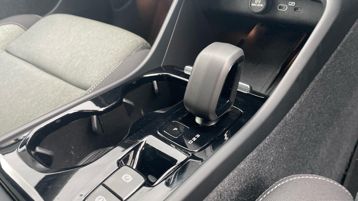 Used Volvo XC40 2023 for sale - 76072718: Photo 24