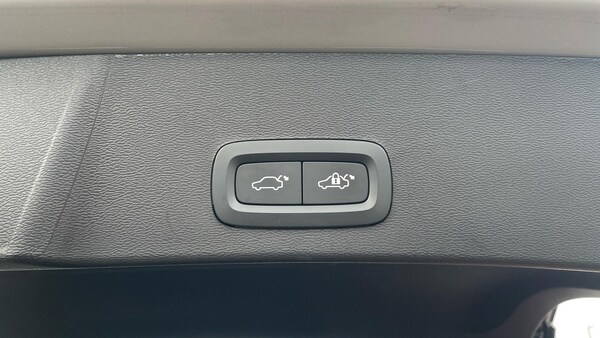 Used Volvo XC40 2023 for sale - 76072718: Photo 37