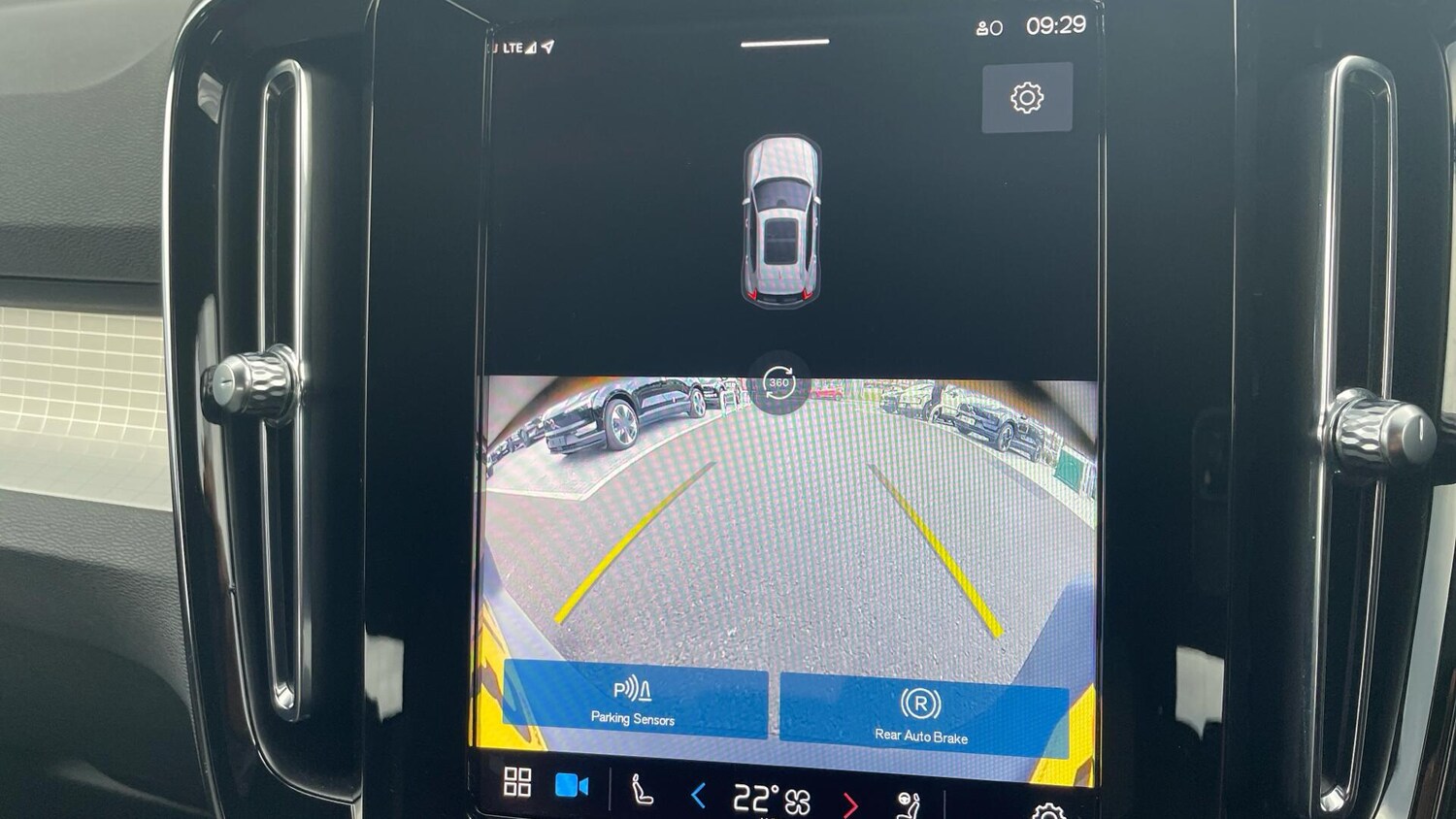 Used Volvo XC40 2023 for sale - 76072718: Photo 40