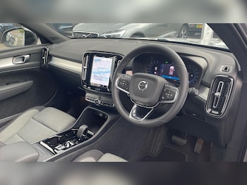 Used Volvo XC40 2023 for sale - 76072718: Photo 4