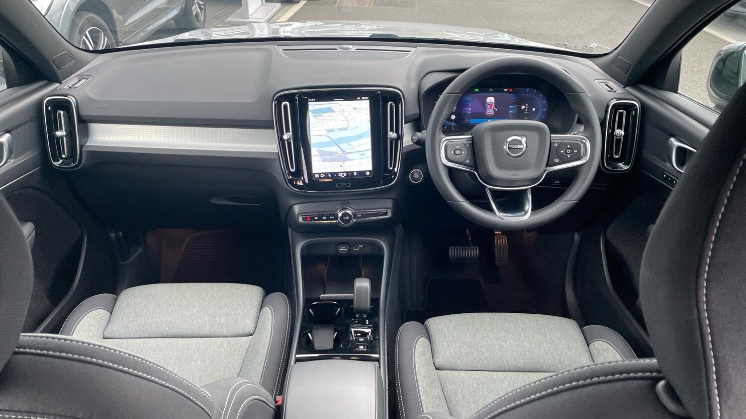 Used Volvo XC40 2023 for sale - 76072718: Photo 5