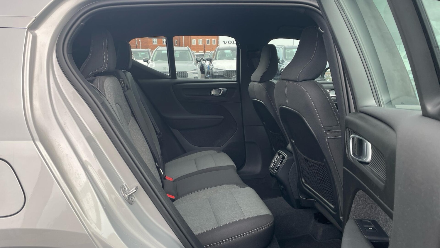 Used Volvo XC40 2023 for sale - 76072718: Photo 6