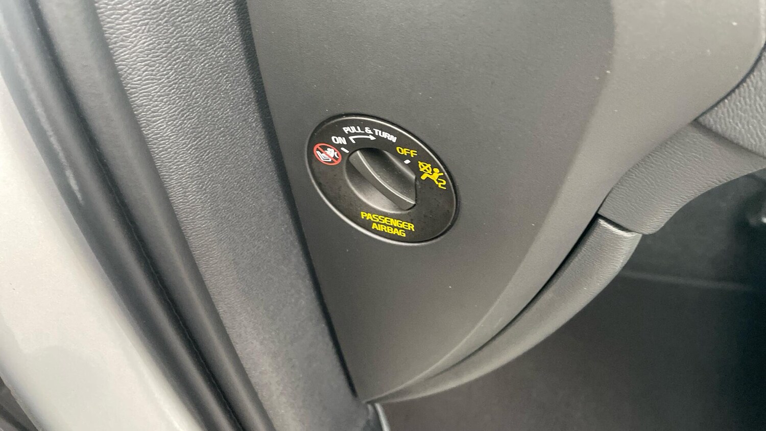 Used Volvo XC40 2023 for sale - 76072718: Photo 67