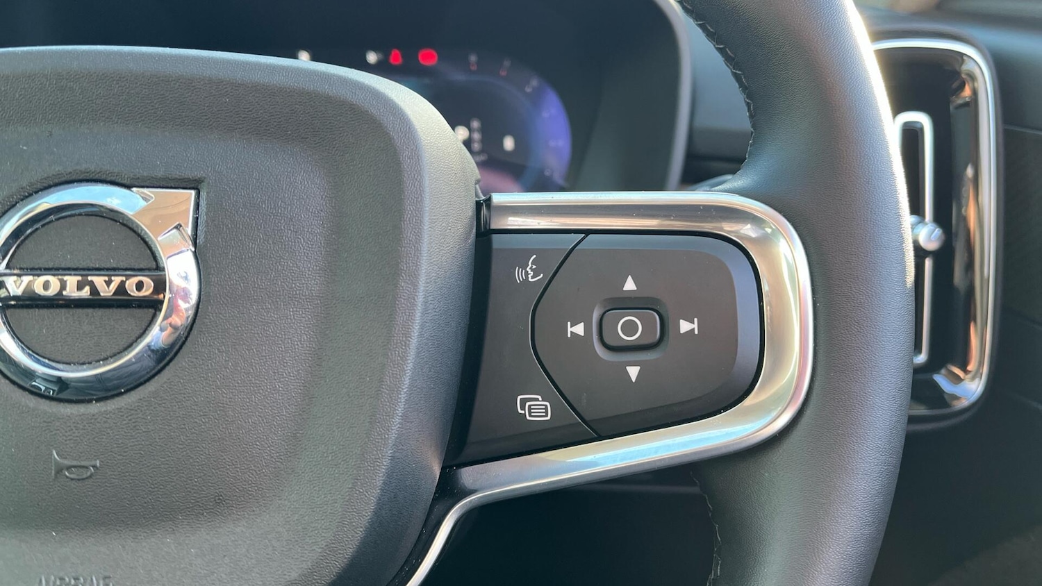 Used Volvo XC40 for sale - 77237578: Photo 22