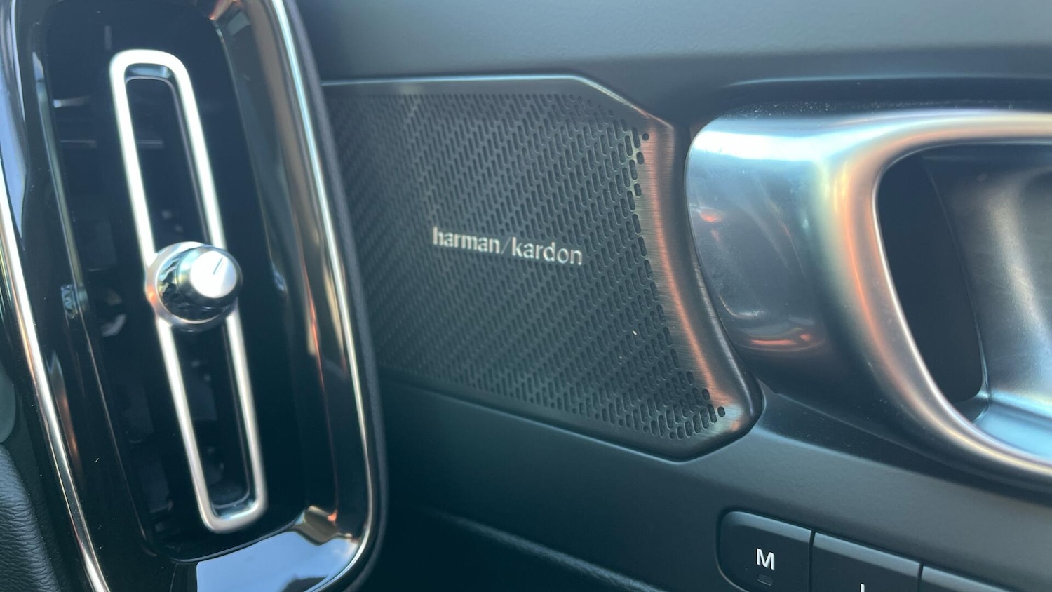 Used Volvo XC40 for sale - 77237578: Photo 25